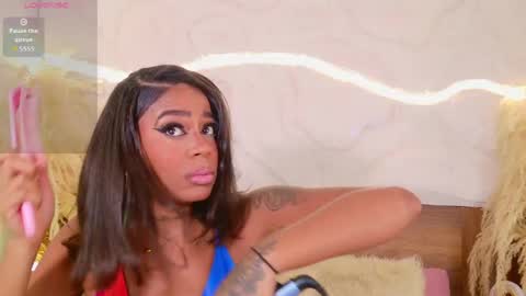  LOANA  online show from April 2026 04:44:02 PM