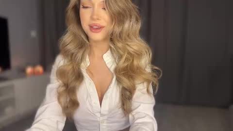 Snapshot of lodemure_ chatting on February 2026 08:34:02 PM Lolla online show from February 2026 08:34:02 PM