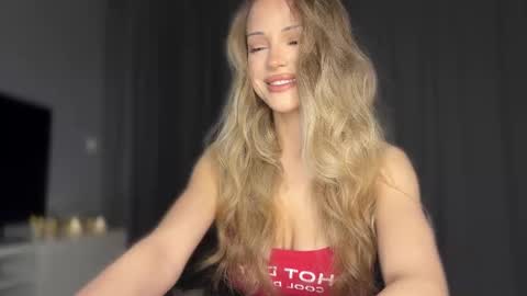 Snapshot of lodemure_ chatting on February 2026 09:52:01 PM Lolla online show from February 2026 09:52:01 PM