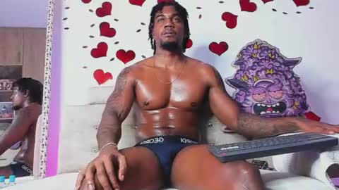 LOGAN DRAKE online show from July 2026 01:20:01 AM