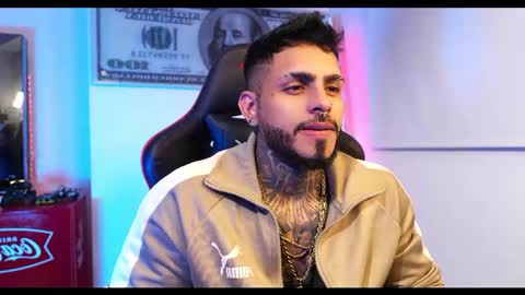 logan_hugh8 online show from March 2025 06:27:01 AM