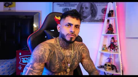 logan_hugh8 online show from March 2025 07:05:02 AM