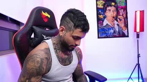 logan_hugh8 online show from October 2025 03:29:02 AM