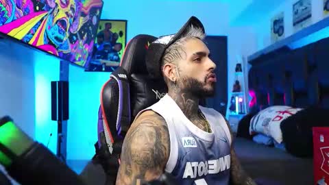 logan_hugh8 online show from February 2026 08:38:02 PM