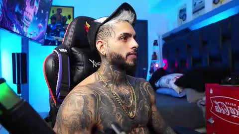 logan_hugh8 online show from February 2026 10:28:01 PM