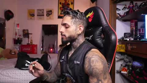 logan_hugh8 online show from May 2026 09:38:01 AM