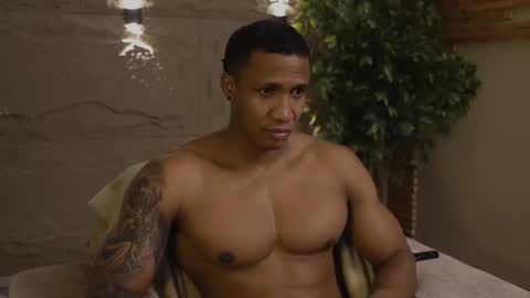 logan_varela online show from October 2025 06:17:02 PM