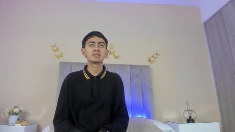 Snapshot of logan_wolf_ chatting on December 2025 12:42:02 PM Logan online show from December 2025 12:42:02 PM