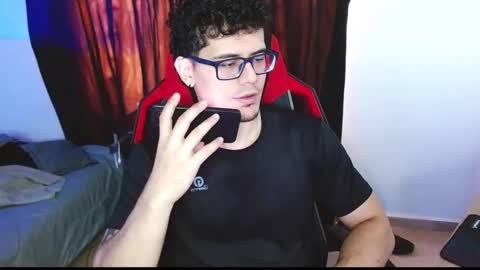 Snapshot of loganandrwz chatting on February 2026 01:28:01 PM Loganandrwz online show from February 2026 01:28:01 PM