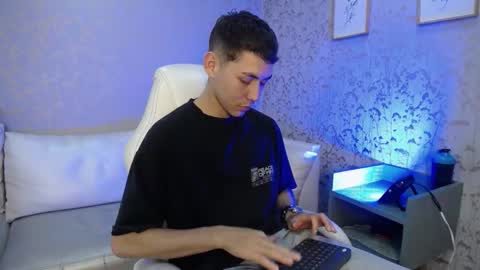 Snapshot of loganfoster_ chatting on December 2025 08:36:02 PM Loganfoster online show from December 2025 08:36:02 PM