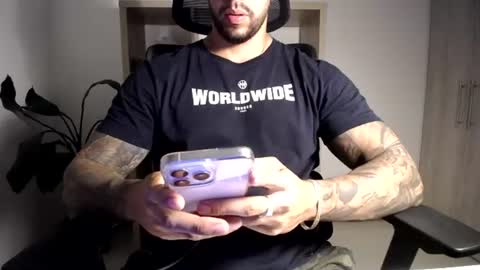 Snapshot of loganhod chatting on July 2026 02:41:01 AM Logan Wolfp online show from July 2026 02:41:01 AM
