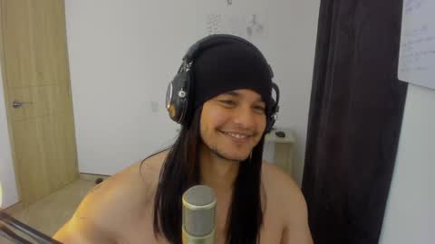 Snapshot of loganhot22 chatting on December 2024 08:47:01 AM Logan online show from December 2024 08:47:01 AM