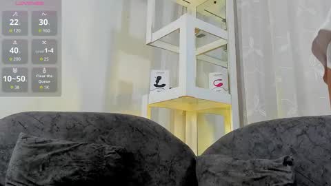 logantwink18 online show from September 2025 02:40:01 PM