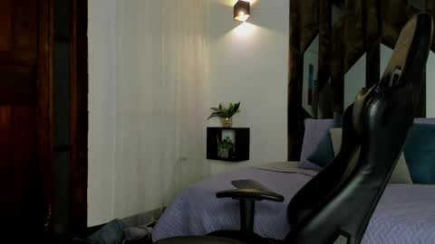 Logan Wolf online show from April 2026 01:58:01 AM