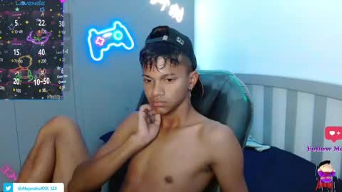 Snapshot of loistwink_1 chatting on February 2025 09:10:01 AM LOUIS online show from February 2025 09:10:01 AM