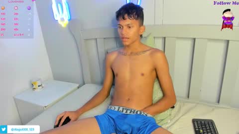 Snapshot of loistwink_1 chatting on October 2025 01:42:02 AM LOUIS online show from October 2025 01:42:02 AM