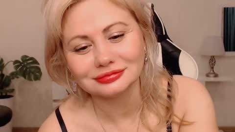 Snapshot of lola_anderson chatting on October 2025 05:24:01 AM Lola online show from October 2025 05:24:01 AM