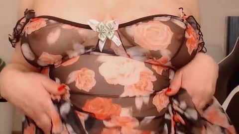 Snapshot of lola_anderson chatting on November 2025 05:57:02 AM Lola online show from November 2025 05:57:02 AM