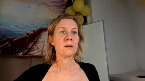 lola_belgium online show from May 2026 02:45:01 PM