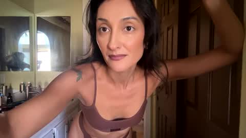 Snapshot of lola_la_lita chatting on October 2025 06:15:02 PM lola_la_lita online show from October 2025 06:15:02 PM
