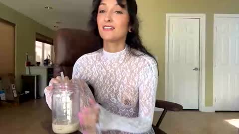 Snapshot of lola_la_lita chatting on November 2025 07:02:01 PM lola_la_lita online show from November 2025 07:02:01 PM