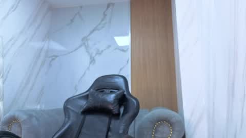 Lola online show from May 2026 07:45:02 PM