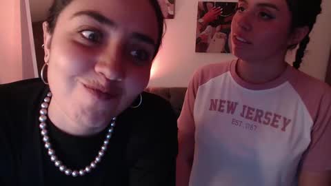 Snapshot of lolaandcamille chatting on February 2025 06:47:02 PM lolaandcamille online show from February 2025 06:47:02 PM