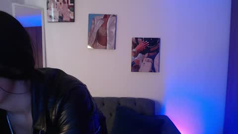 Snapshot of lolaandcamille chatting on February 2025 01:28:01 PM lolaandcamille online show from February 2025 01:28:01 PM