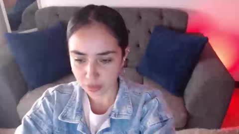 Snapshot of lolaandcamille chatting on March 2025 01:17:01 PM lolaandcamille online show from March 2025 01:17:01 PM