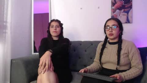 Snapshot of lolaandcamille chatting on March 2025 07:21:02 PM lolaandcamille online show from March 2025 07:21:02 PM