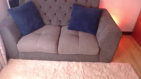 Snapshot of lolaandcamille chatting on March 2025 04:14:02 PM lolaandcamille online show from March 2025 04:14:02 PM