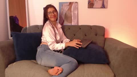 Snapshot of lolaandcamille chatting on March 2025 07:18:01 PM lolaandcamille online show from March 2025 07:18:01 PM