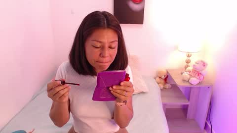 Snapshot of lolaandcamille chatting on November 2025 06:51:01 PM lolaandcamille online show from November 2025 06:51:01 PM