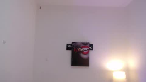 Snapshot of lolaandcamille chatting on November 2025 06:57:01 PM lolaandcamille online show from November 2025 06:57:01 PM