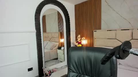 Lola Angel online show from April 2026 07:53:02 PM