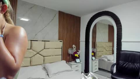 Lola Angel online show from May 2026 08:02:02 PM