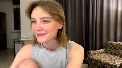 lolaatatee online show from May 2026 06:25:01 PM