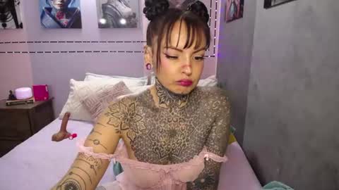 Lola online show from July 2026 09:06:02 PM