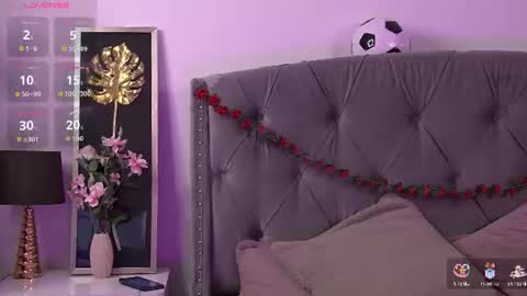 Snapshot of lolabuttie chatting on July 2026 06:27:01 AM Lola new tits boobs ass stepsis online show from July 2026 06:27:01 AM