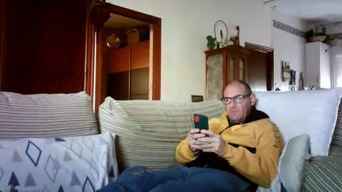 Snapshot of lolahueso chatting on February 2025 03:31:02 PM LOLA HUESO y ERIC online show from February 2025 03:31:02 PM