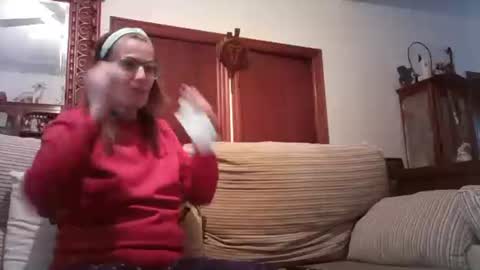 Snapshot of lolahueso chatting on March 2025 04:50:02 PM LOLA HUESO y ERIC online show from March 2025 04:50:02 PM