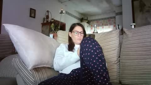Snapshot of lolahueso chatting on January 2026 09:13:01 AM LOLA HUESO y ERIC online show from January 2026 09:13:01 AM