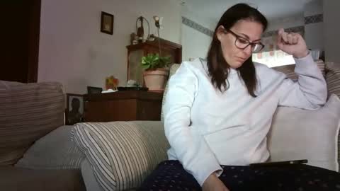 Snapshot of lolahueso chatting on February 2026 09:02:01 AM LOLA HUESO y ERIC online show from February 2026 09:02:01 AM