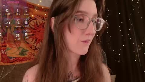 lolami_ online show from May 2026 07:13:01 AM