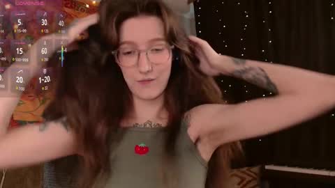 lolami_ online show from May 2026 07:16:02 AM