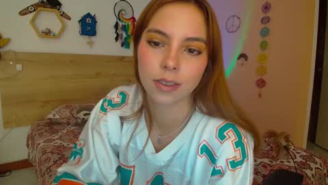 Snapshot of lolaverse chatting on November 2025 02:29:02 PM Lola doll online show from November 2025 02:29:02 PM