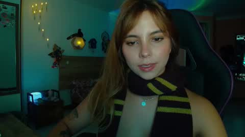 Snapshot of lolaverse chatting on November 2025 08:23:02 PM Lola doll online show from November 2025 08:23:02 PM