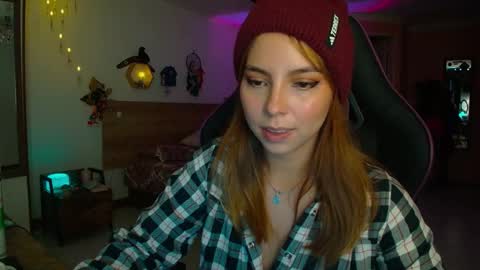 Snapshot of lolaverse chatting on December 2025 09:10:02 PM Lola doll online show from December 2025 09:10:02 PM