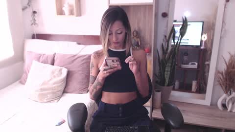 Dear tippers follow me on my new cb account lennarogers online show from January 2025 06:25:01 PM