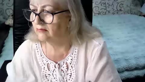 LolkaAlyss online show from October 2025 06:01:02 AM